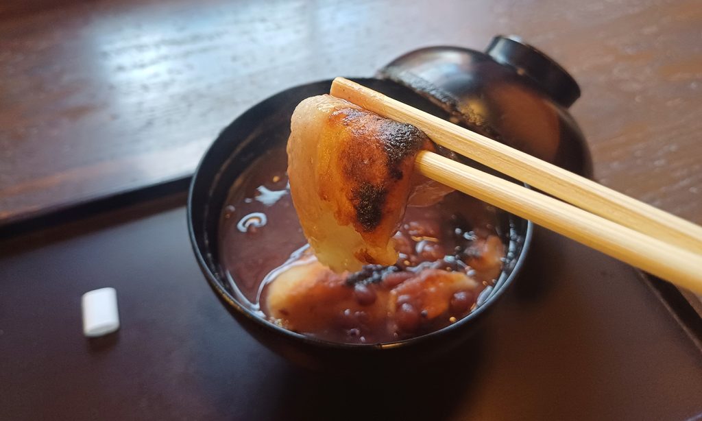 Mochi Safety Alert: Elderly and Visitors Urged to Eat Slowly